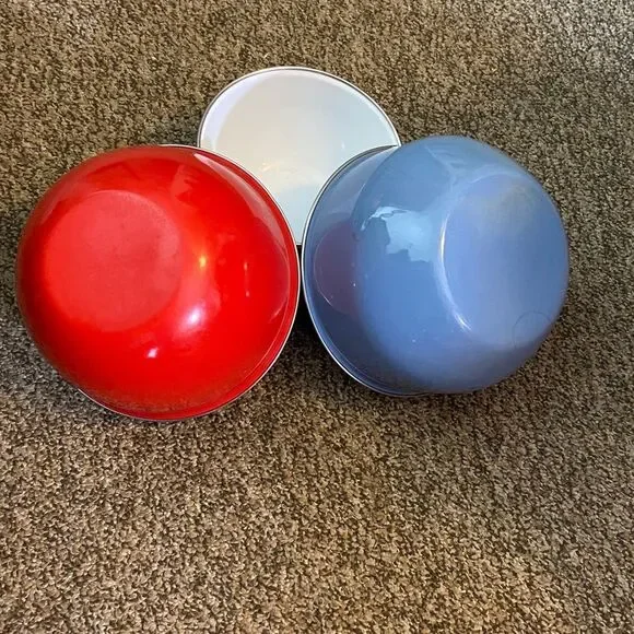 Set of Three Colorful Mixing Bowls Metal Enamel - Picture 12 of 16